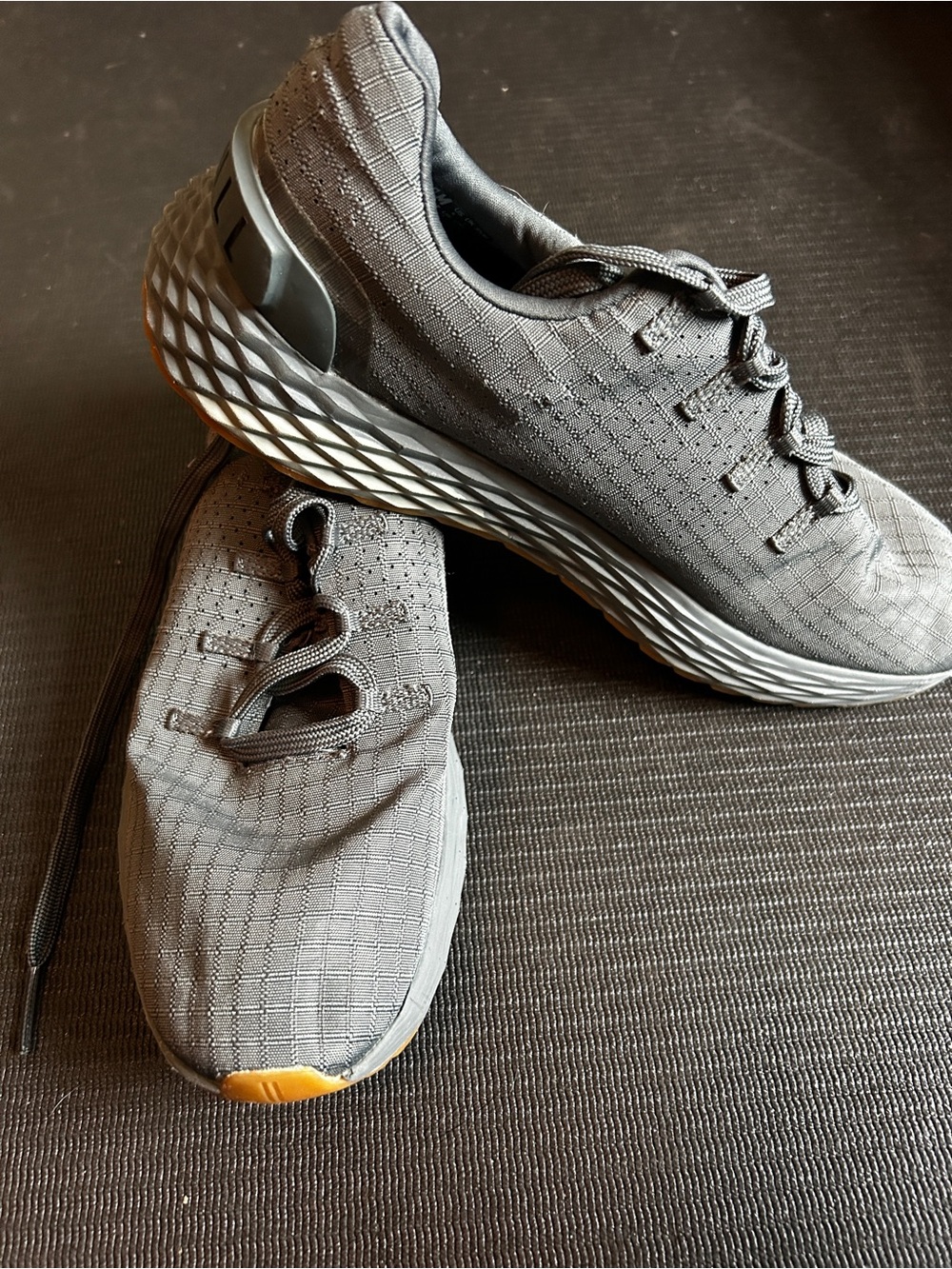 NOBULL Men’s 8/Women’s 9.5 Gray Gum bottom  Shoes Trainers CrossFit